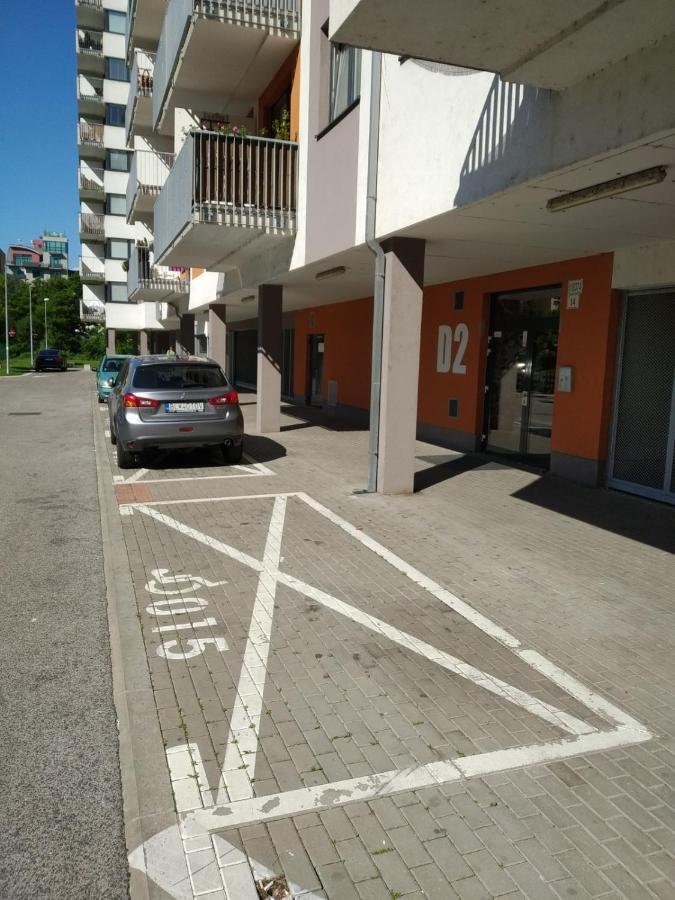 ברטיסלאבה Brand New Apartment. Parking Spot Included! מראה חיצוני תמונה